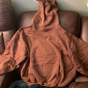 Yeezy Gap Brown Hoodie
Men’s medium
Brand new never worn